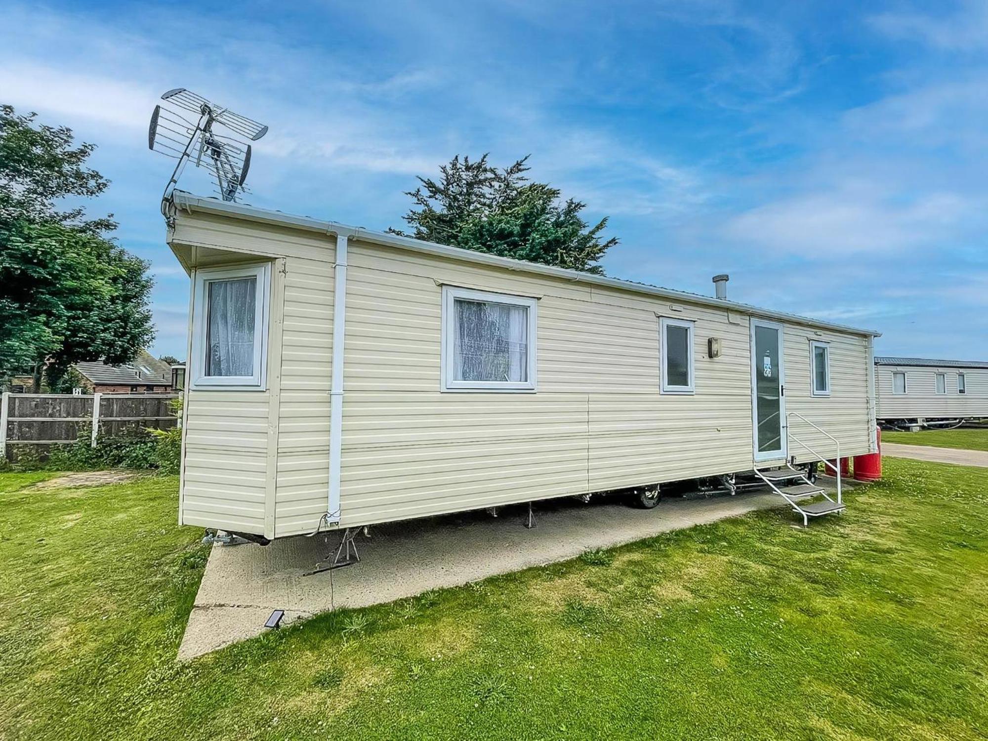 Great Caravan At Breydon Water Holiday Park, Ref 10086B Belton with Browston Kültér fotó
