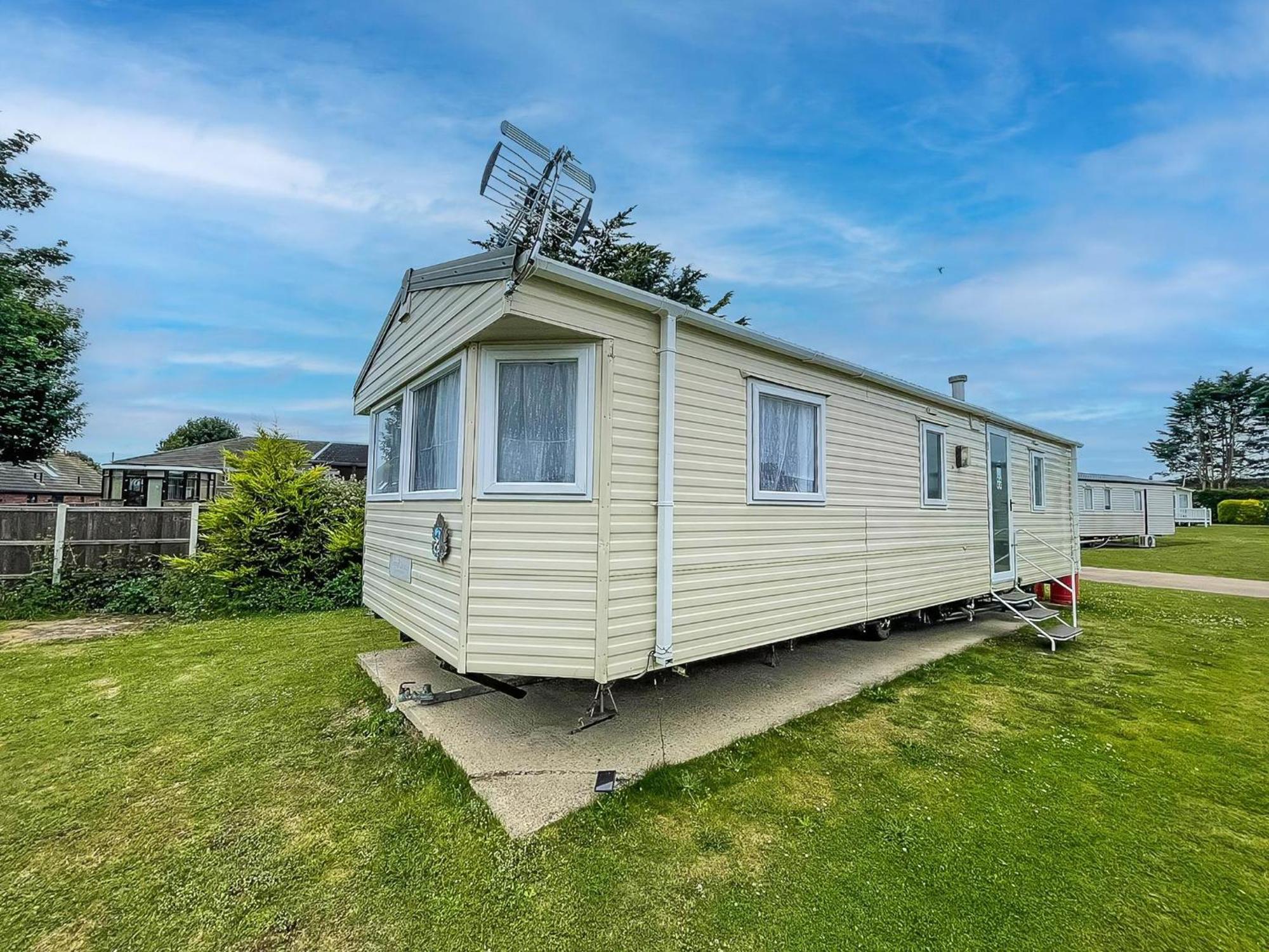 Great Caravan At Breydon Water Holiday Park, Ref 10086B Belton with Browston Kültér fotó