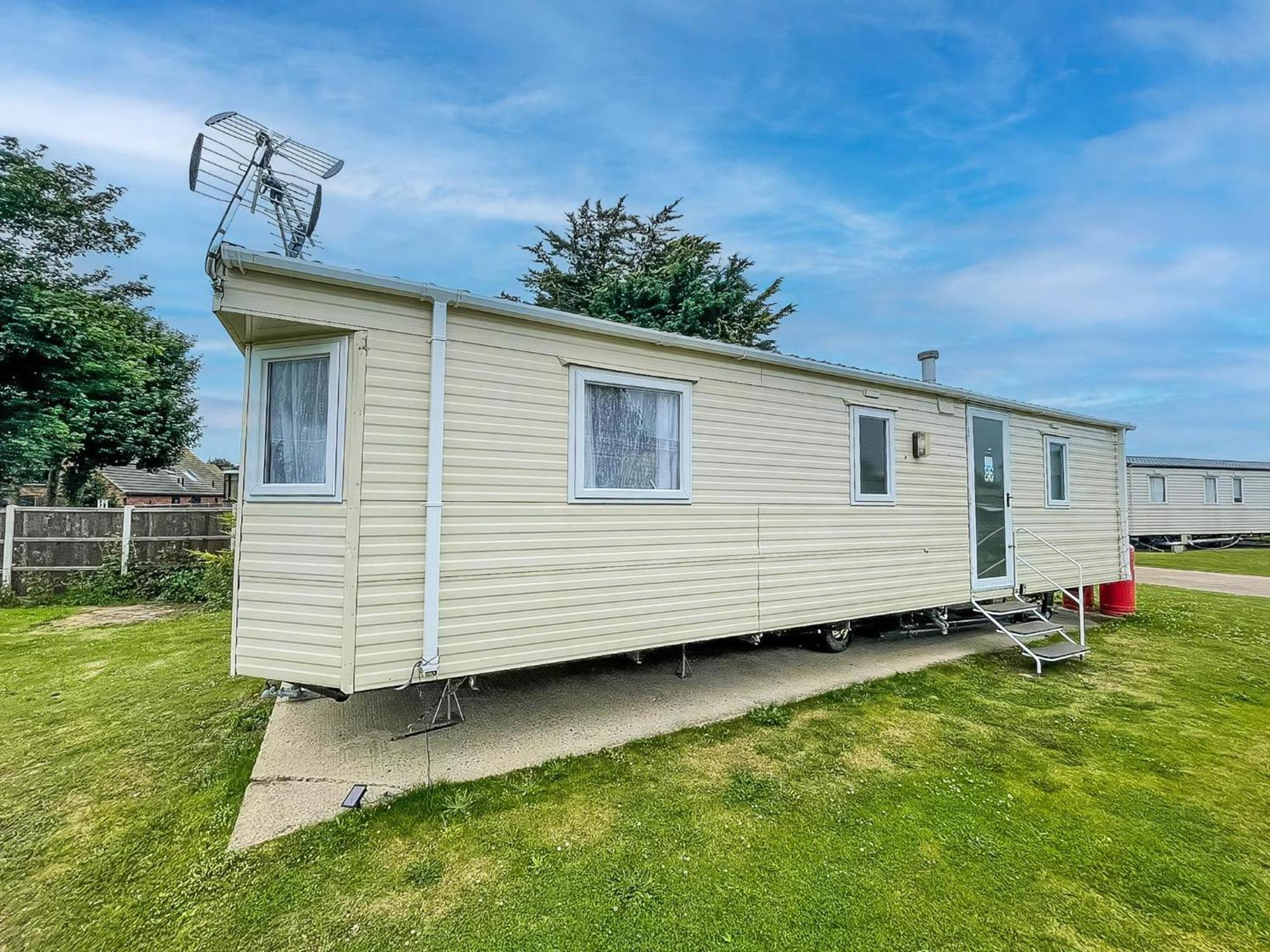 Great Caravan At Breydon Water Holiday Park, Ref 10086B Belton with Browston Kültér fotó